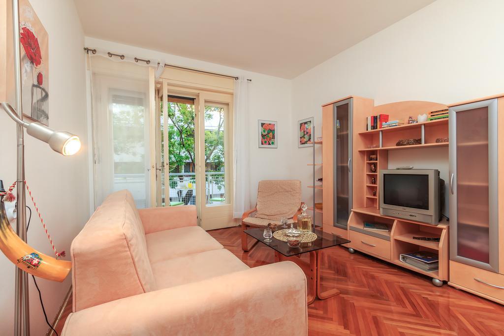 Apartment Barbaresko Split Exterior photo